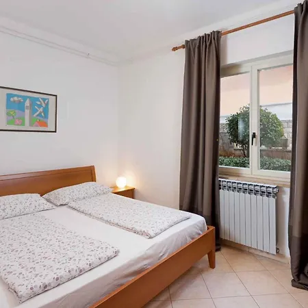35 Apartament